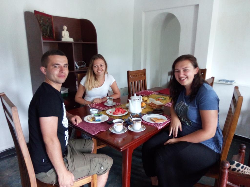 The Garden Rest Hotel Kandy Bagian luar foto