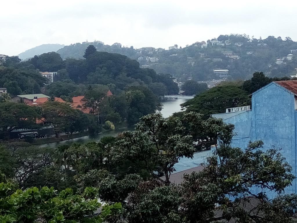The Garden Rest Hotel Kandy Bagian luar foto